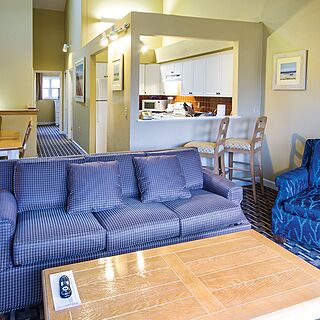Club Wyndham Newport Overlook — Sample Living Area
