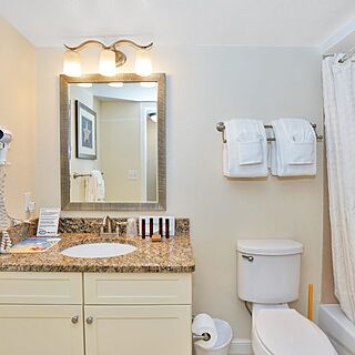 Hollywood Beach Tower — Sample Bathroom