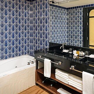 Ocean Eden Bay — Sample Bathroom