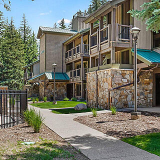 Bluegreen's StreamSide at Vail — Grounds