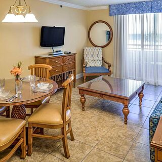 Hilton Vacation Club The Cove on Ormond Beach — Sample living room
