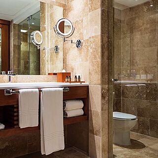 The Reef 28 &mdash; Sample Bathroom