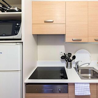 Adagio Nice Promenade des Anglais — Sample Kitchenette