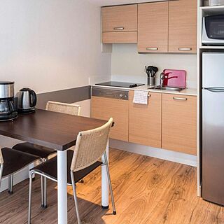 Adagio Nice Promenade des Anglais — Sample Kitchenette