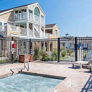 The Soundings Seaside Resort &mdash; Hot Tub