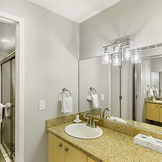 Kahana Beach Resort — Sample Bathroom