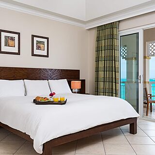 Alexandra Resort and Spa — Sample Bedroom