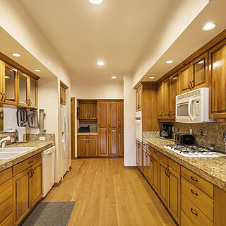 Stoneridge Townhomes — Sample Kitchen