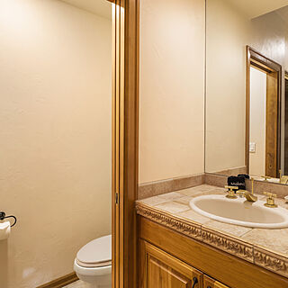 Stoneridge Townhomes — Sample Bathroom