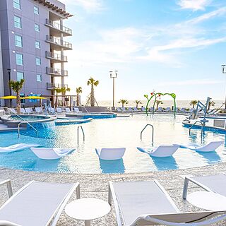 Holiday Inn Club Vacations Myrtle Beach Oceanfront — Pool