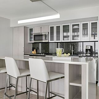 Marriott's Crystal Shores — Sample Kitchen with Barstools