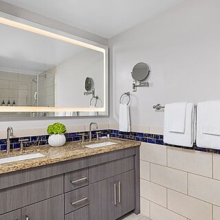 Marriott's Crystal Shores — Sample Bathroom