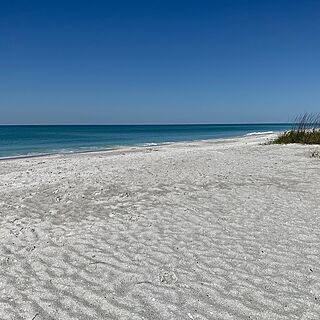 Little Gull Cottages — Beach