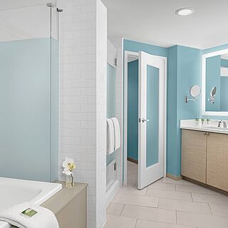 Marriott's Grande Ocean — Sample Bathroom