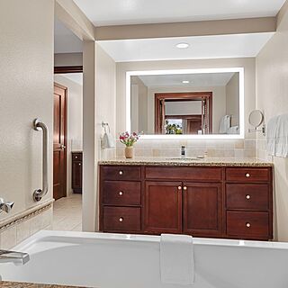 Marriott's Ko Olina Beach Club — Sample Bathroom