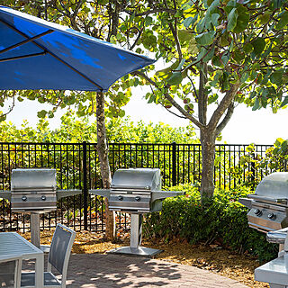 Marriott's Ocean Pointe — Grilling and Picnic Area
