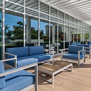Marriott's Crystal Shores — Outdoor Lounge Deck