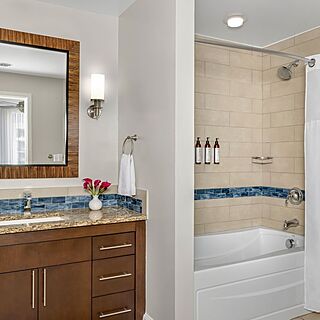 Marriott's Crystal Shores — Sample Bathroom