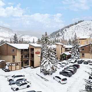 Eagle Point Resort — Exterior