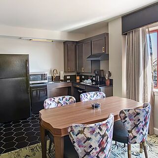 WorldMark Avenue Plaza — Sample Kitchenette