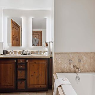 Hyatt Residence Club at Park Hyatt Beaver Creek — Sample Bathroom