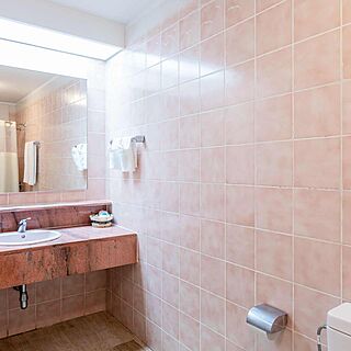 Royal Islander Club la Plage — Sample Bathroom