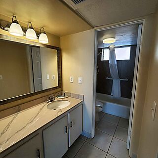 Outrigger Beach Club &mdash; Sample Bathroom