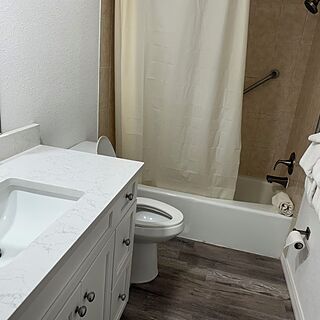 Sandpiper Beach Club &mdash; Sample Bathroom