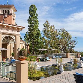 Marriott's Newport Coast Villas &mdash; Courtyard Lounge and Preview Center Gallery
