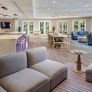 Marriott's Newport Coast Villas &mdash; Indoor Lounge