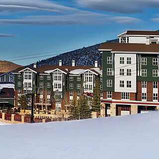Marriott's MountainSide at Park City — Resort Grounds With Mountain View