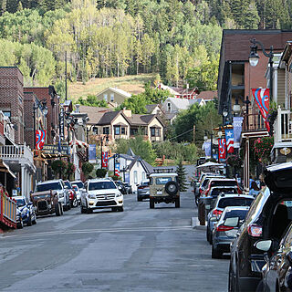 Marriott's MountainSide at Park City — Nearby Shopping and Entertainment