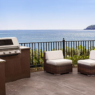 Marriott's Frenchman's Cove — Waterfront Grilling Area