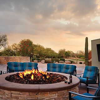 Marriott's Canyon Villas at Desert Ridge — Firepit Area With Flatscreen TV