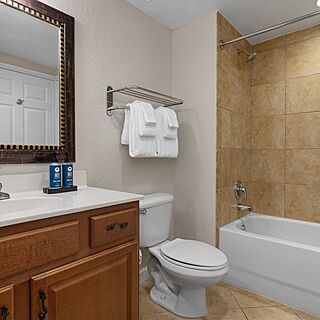 Club Wyndham Bonnet Creek Resort — Sample Bathroom