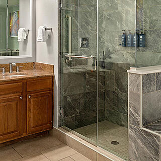 Club Wyndham Grand Desert — Sample Bathroom