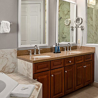 Club Wyndham Grand Desert — Sample Bathroom