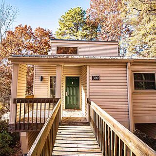 Foxrun Townhouses — Exterior