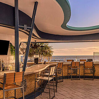 Club Wyndham Ocean Walk — Poolside Bar and Grill