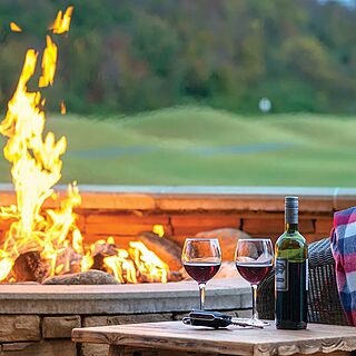 Club Wyndham Great Smokies Lodge — Firepit Area With Golf Course View