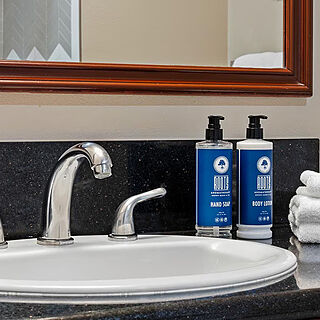 Club Wyndham Harbour Lights &mdash; Sample Bathroom
