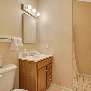 upper level bathroom with shower