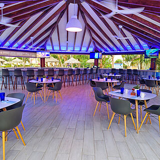 Divi Village Golf and Beach Resort — Outdoor Bar and Restaurant