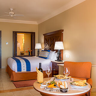 Pueblo Bonito Sunset Beach Resort & Spa — Sample Executive Suite Bedroom