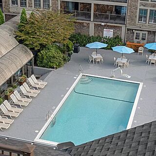 Club Wyndham Newport Onshore — Pool