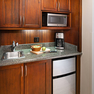 Marriott's Maui Ocean Club - Lahaina Tower — Sample Kitchenette