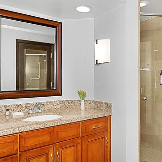 Marriott's Desert Springs Villas — Sample Bathroom