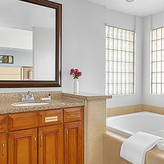 Marriott's Desert Springs Villas — Sample Bathroom