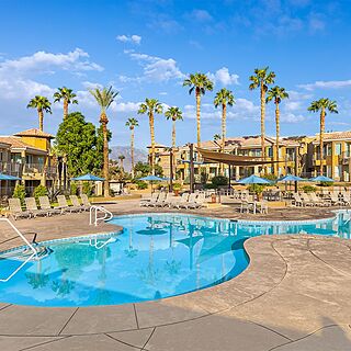 Marriott's Desert Springs Villas &mdash; Pool With Loungers and Umbrellas