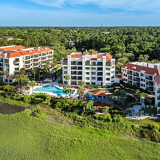Marriott's Harbour Point and Sunset Pointe at Shelter Cove &mdash; Resort Exterior